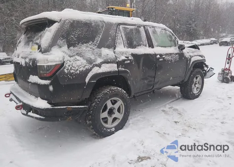 2018 Toyota 4Runner Sr5 z USA, uszkodzony, nr VIN JTEBU5JR6J5483467